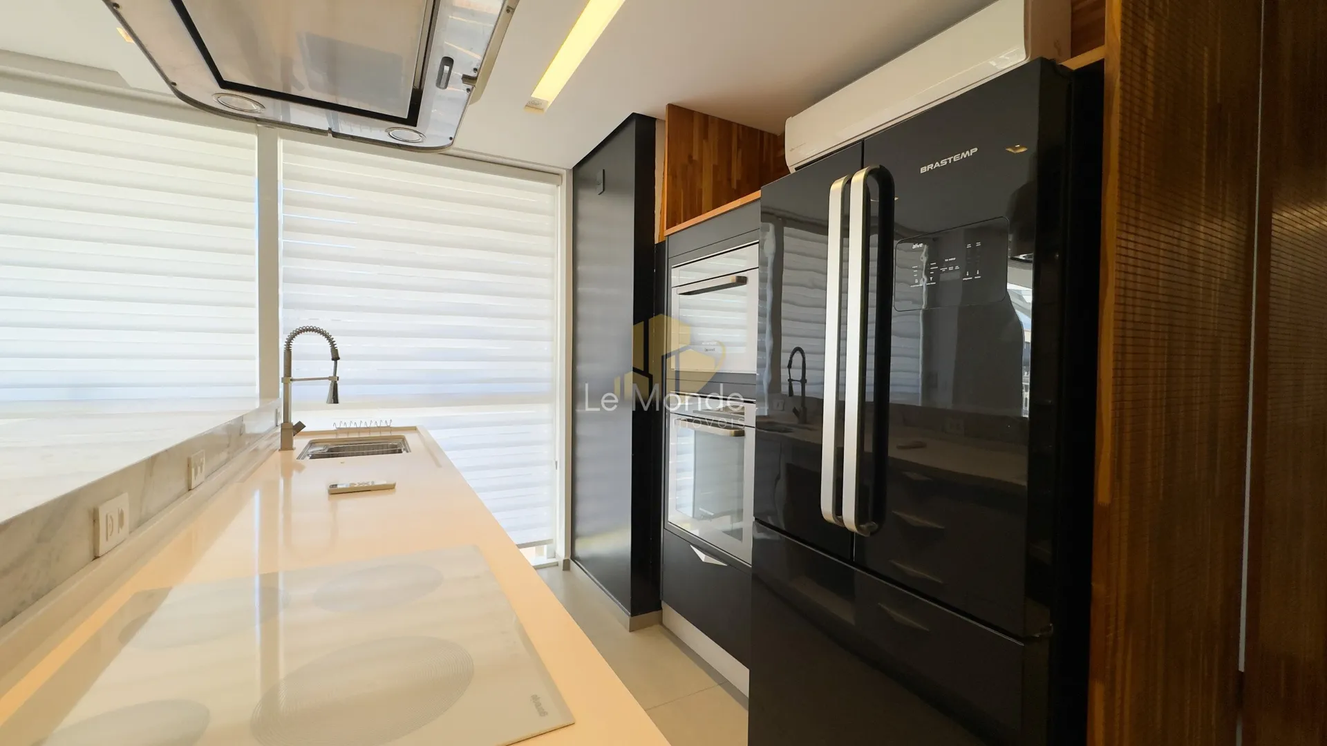 Duplex apartment with 3 bedrooms and 156 m² — photo 17