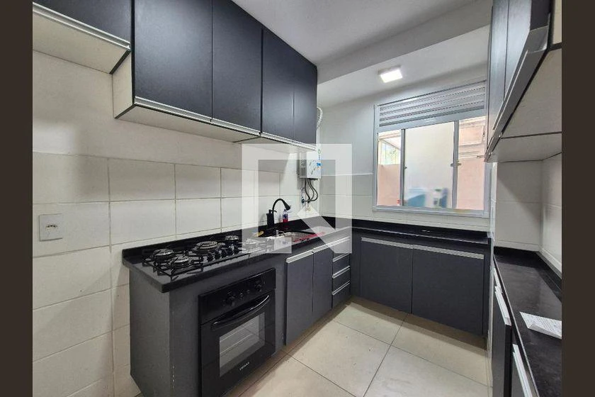 2-bedroom apartment in a building with a gym — photo 2