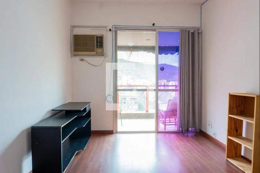 Home office in a 4-bedroom apartment, 174 m² — photo 29