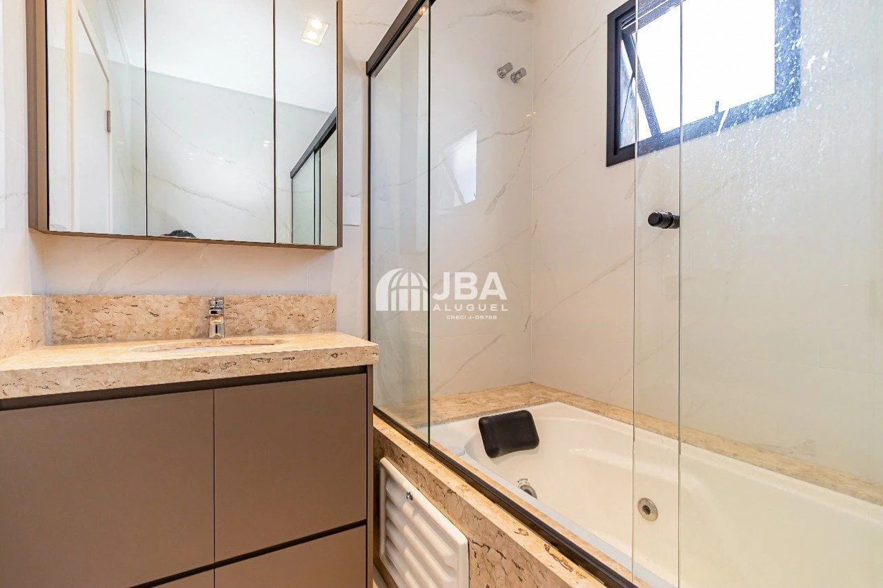 Casa de 125 m² con balcón gourmet y bañera — photo 19