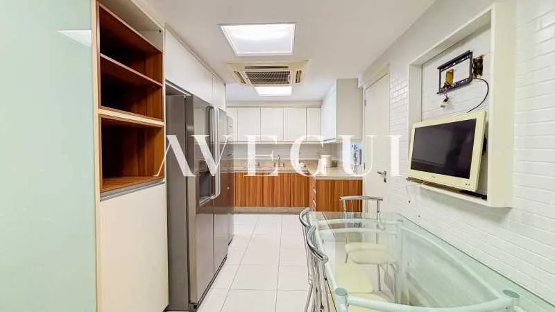 2-bedroom apartment with glassed-in balcony and 4 parking — photo 25