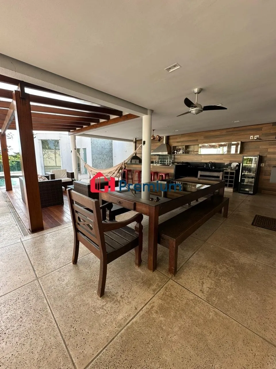 4-bedroom house with 5 bathrooms and a balcony grill — photo 17