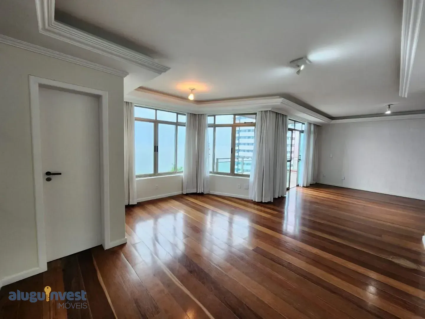 Квартира з 4 спальнями та 173,94 м² і балконом — photo 6