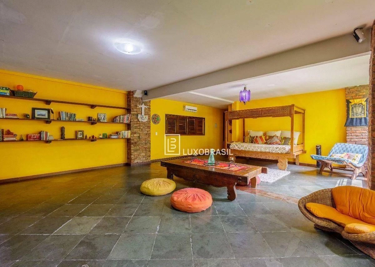 Triplex house with 4 bedrooms and 5 bathrooms with balcony — photo 23