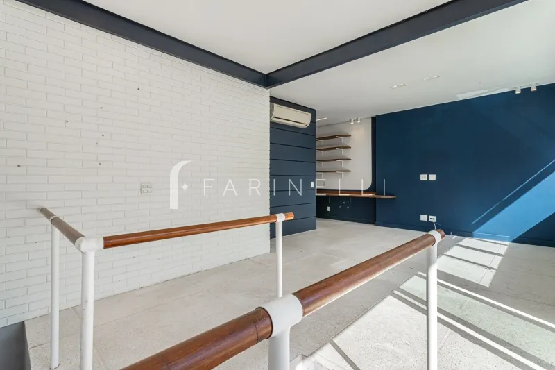 Duplex apartment with 2 bedrooms and grill on balcony — photo 11