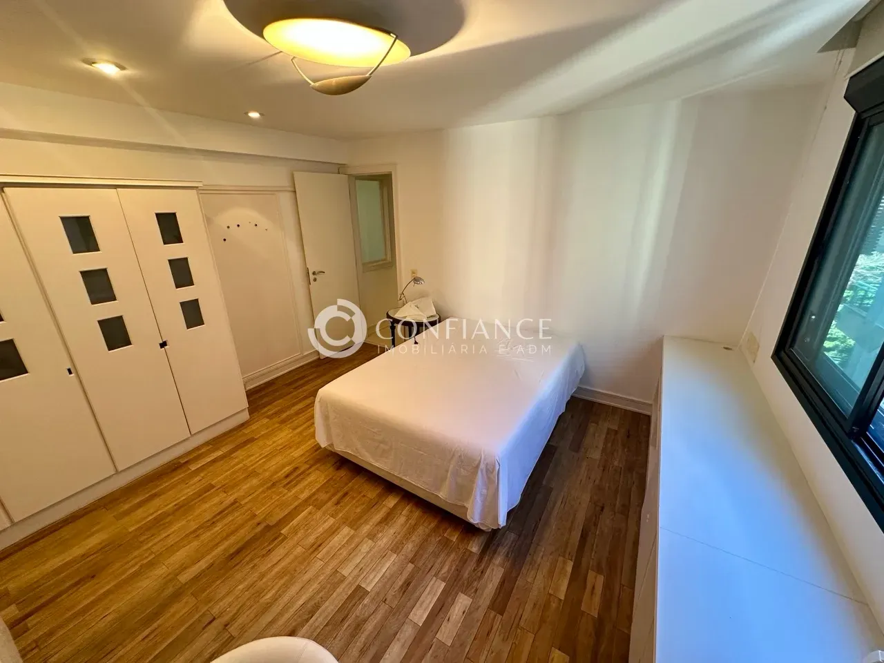 Apartamento de 230 m² com 2 quartos e armários embutidos — photo 39