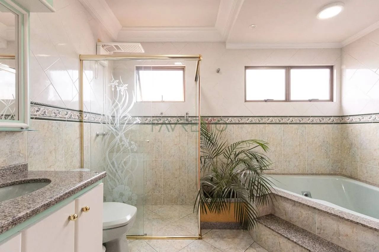 480 m² house with a bathtub and a garden — photo 37