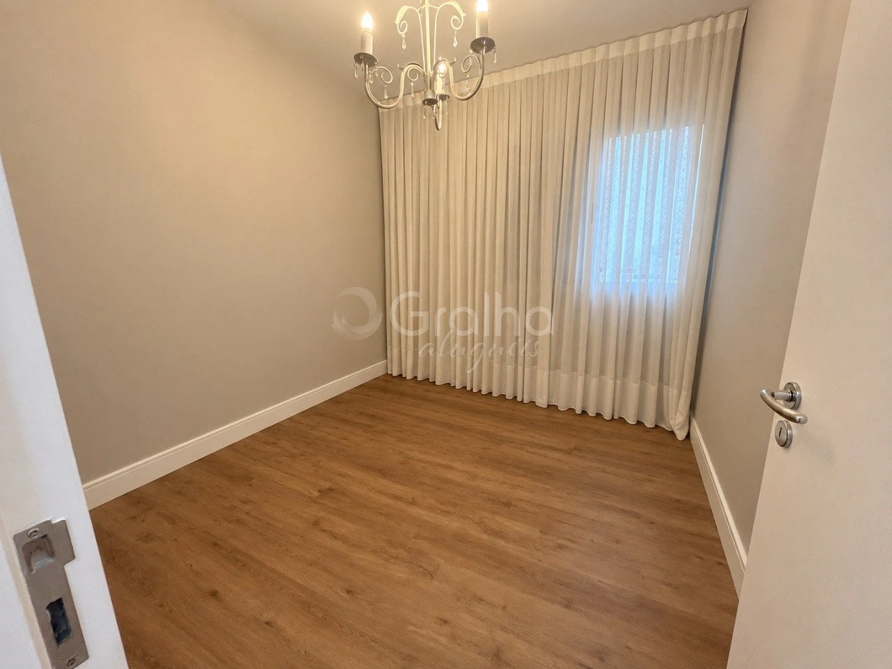 3-bedroom apartment with a washing machine in Florianópolis — photo 19