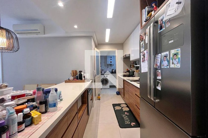 Furnished 3-bedroom apartment with open kitchen — photo 31