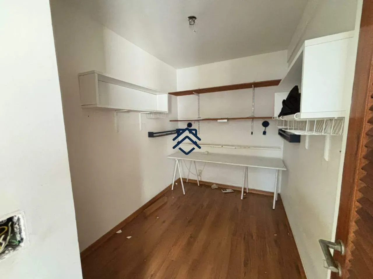 4-bedroom apartment with 2 enclosed balconies — photo 26