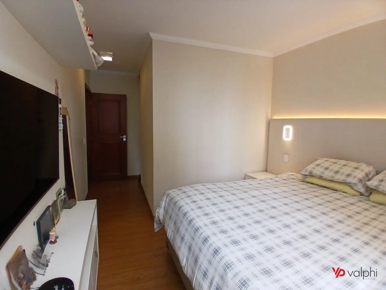 4-bedroom apartment with a walk-in closet in Curitiba — photo 67
