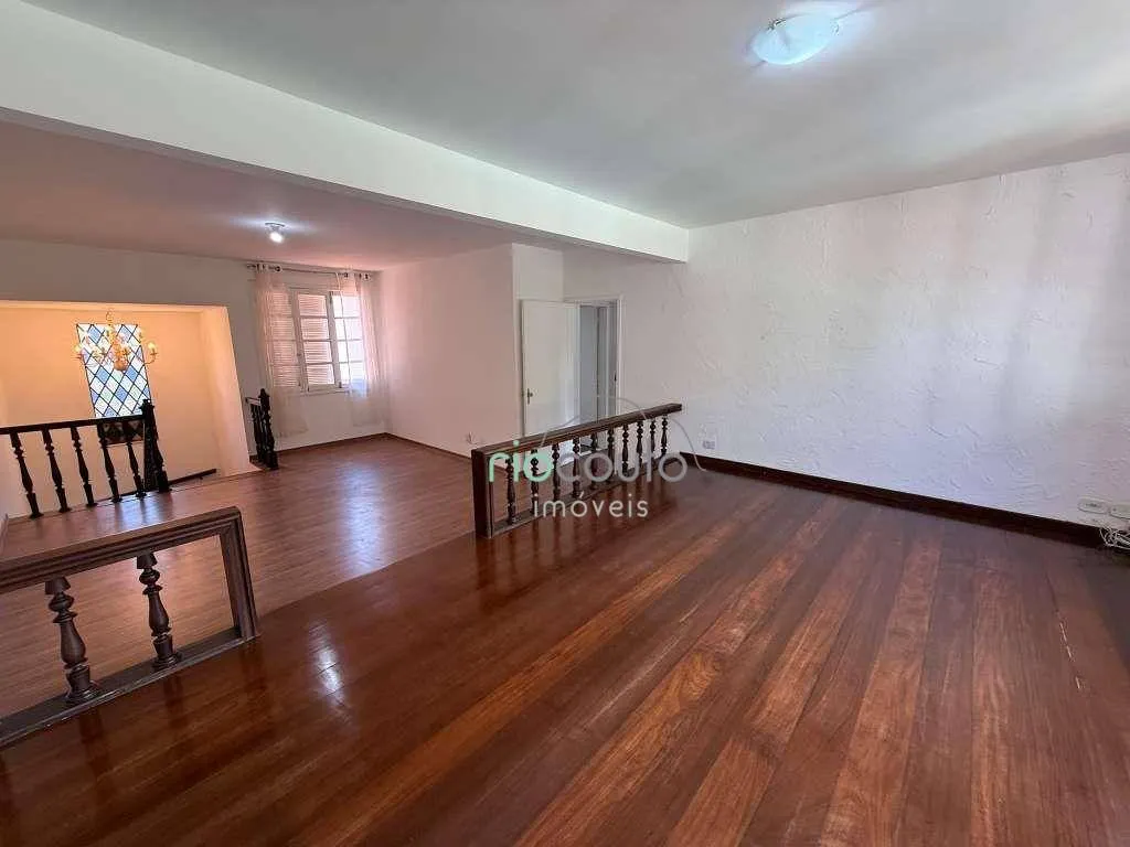 Casa com 5 quartos, 990 m² e 2 vagas, perto das janelas — photo 50