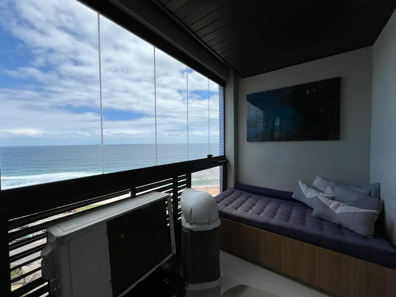 Apartment on the 11th floor with a water view — photo 10