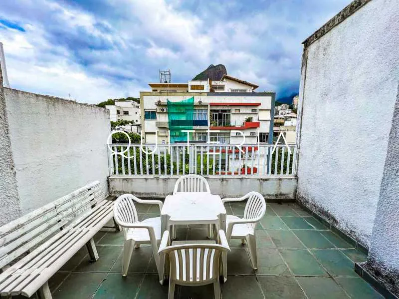 Triplex penthouse with 4 bedrooms and 4 bathrooms — photo 18
