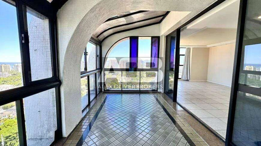 200 m² apartment with 3 en-suite bedrooms and 5 baths — photo 6