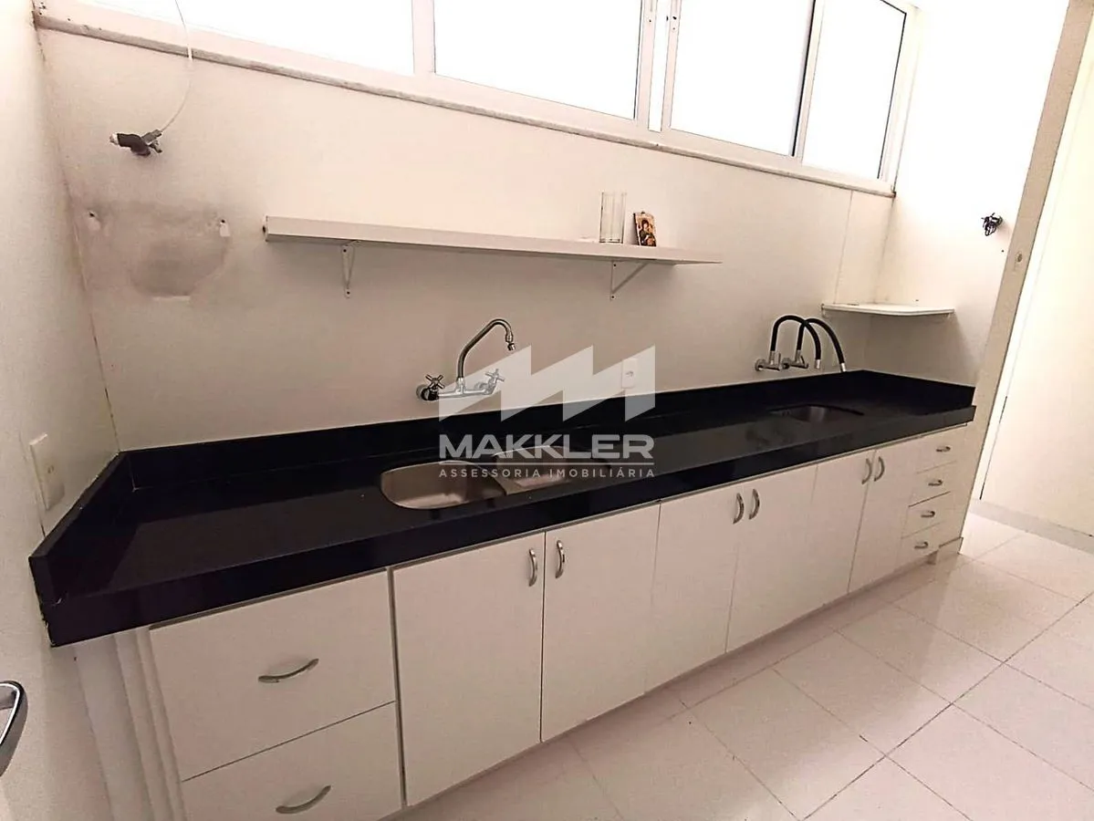 Apartment with 4 bedrooms and 4 bathrooms — photo 41