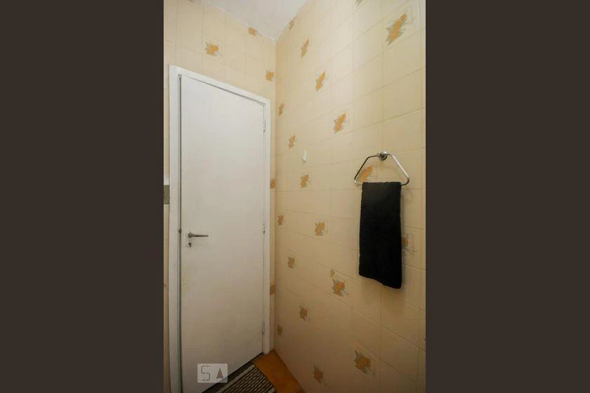 One-bedroom apartment with a washing machine — photo 8