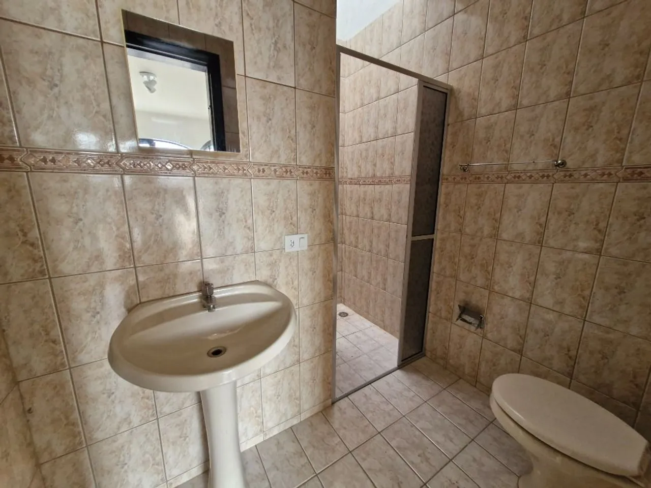 House with 3 bedrooms, 1 bathroom and 2 parking spots — photo 16
