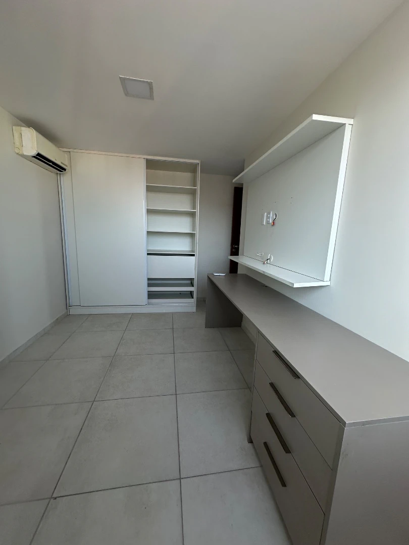 Apartment, 94 m², with a glass-enclosed balcony — photo 17