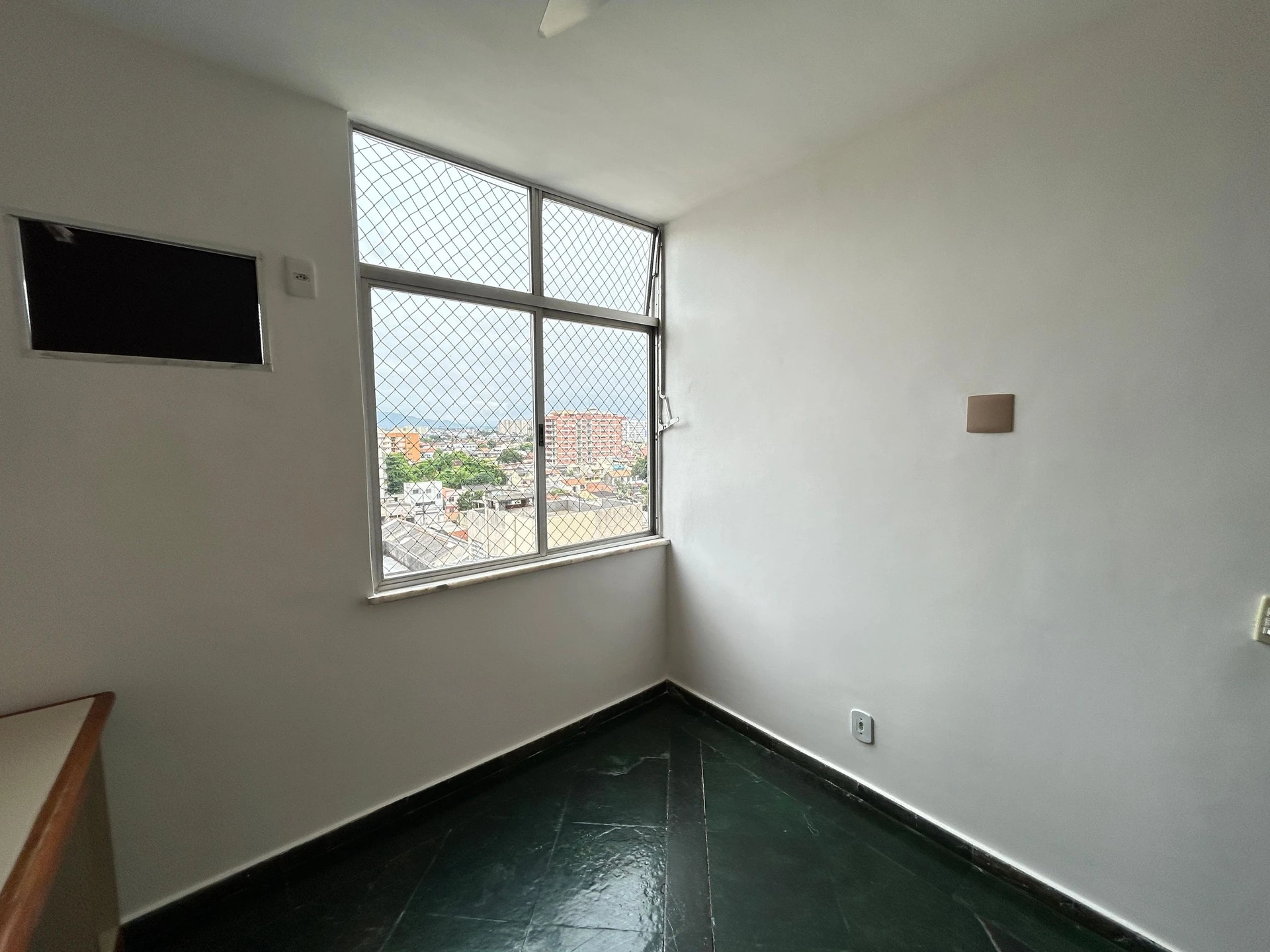 72 m² apartment with a home office and a mountain view — photo 5