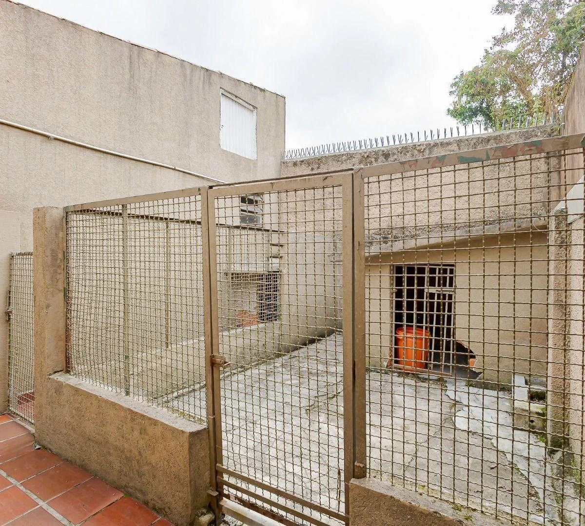 House with 4 bedrooms and 5 parking spaces — photo 24