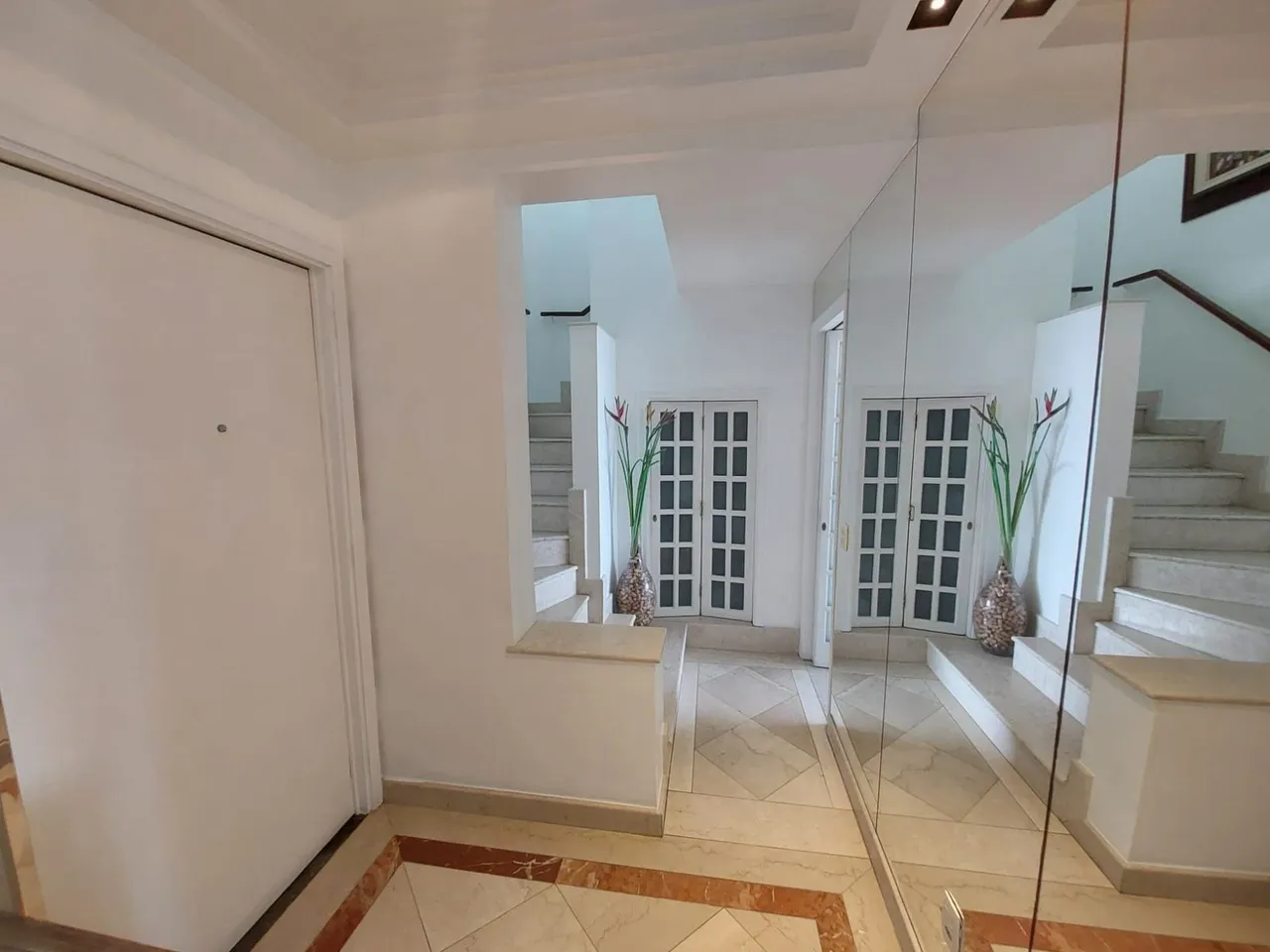 Furnished apartment with 2 bedrooms and glass balcony — photo 15