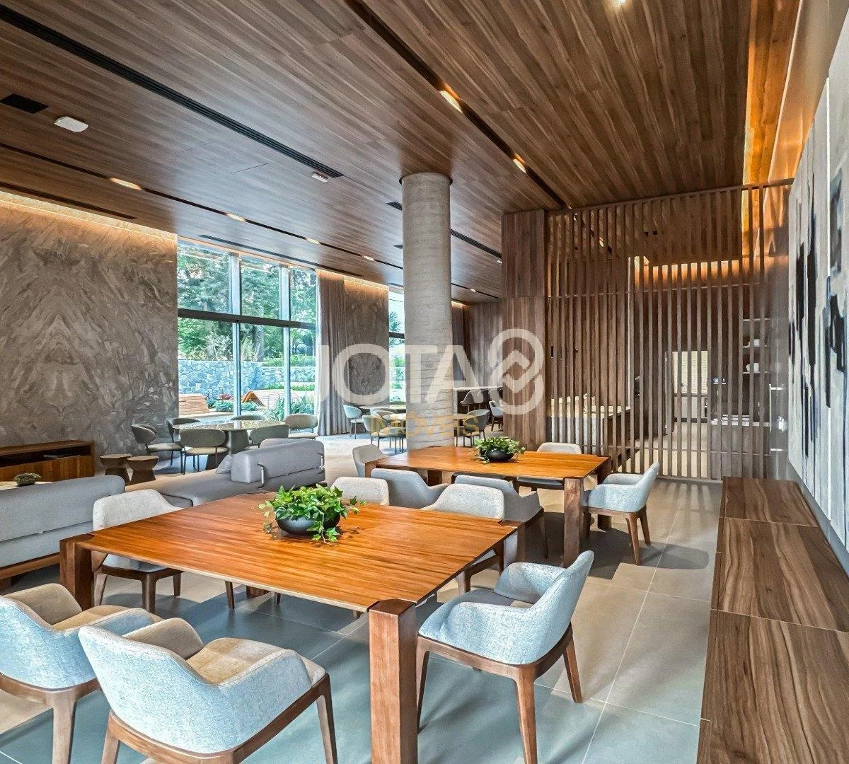 Furnished 195 m² apartment with 2 en-suite bedrooms — photo 31