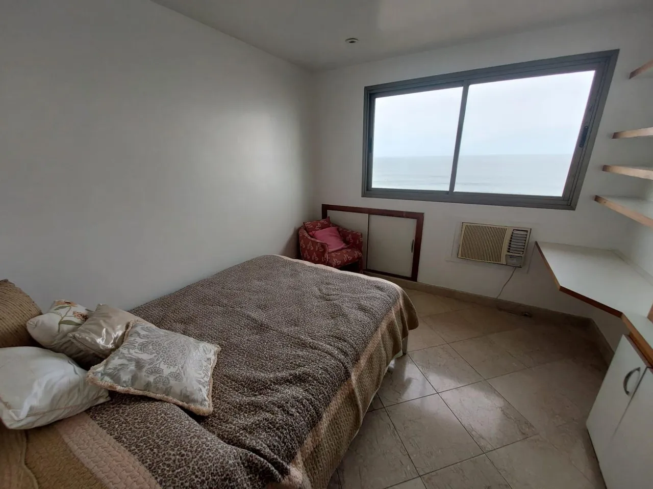 Furnished apartment with 2 bedrooms and glass balcony — photo 12
