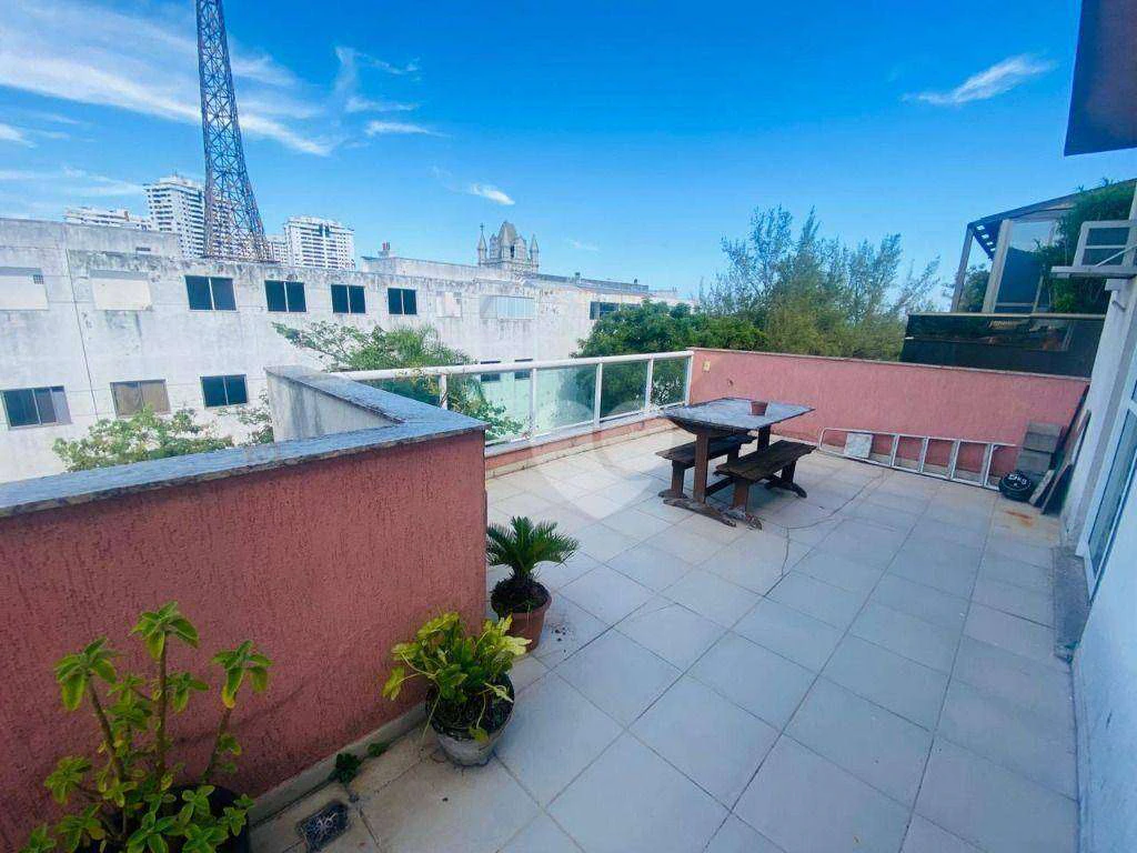 2-bedroom penthouse with en-suite baths and 155 m² — photo 24