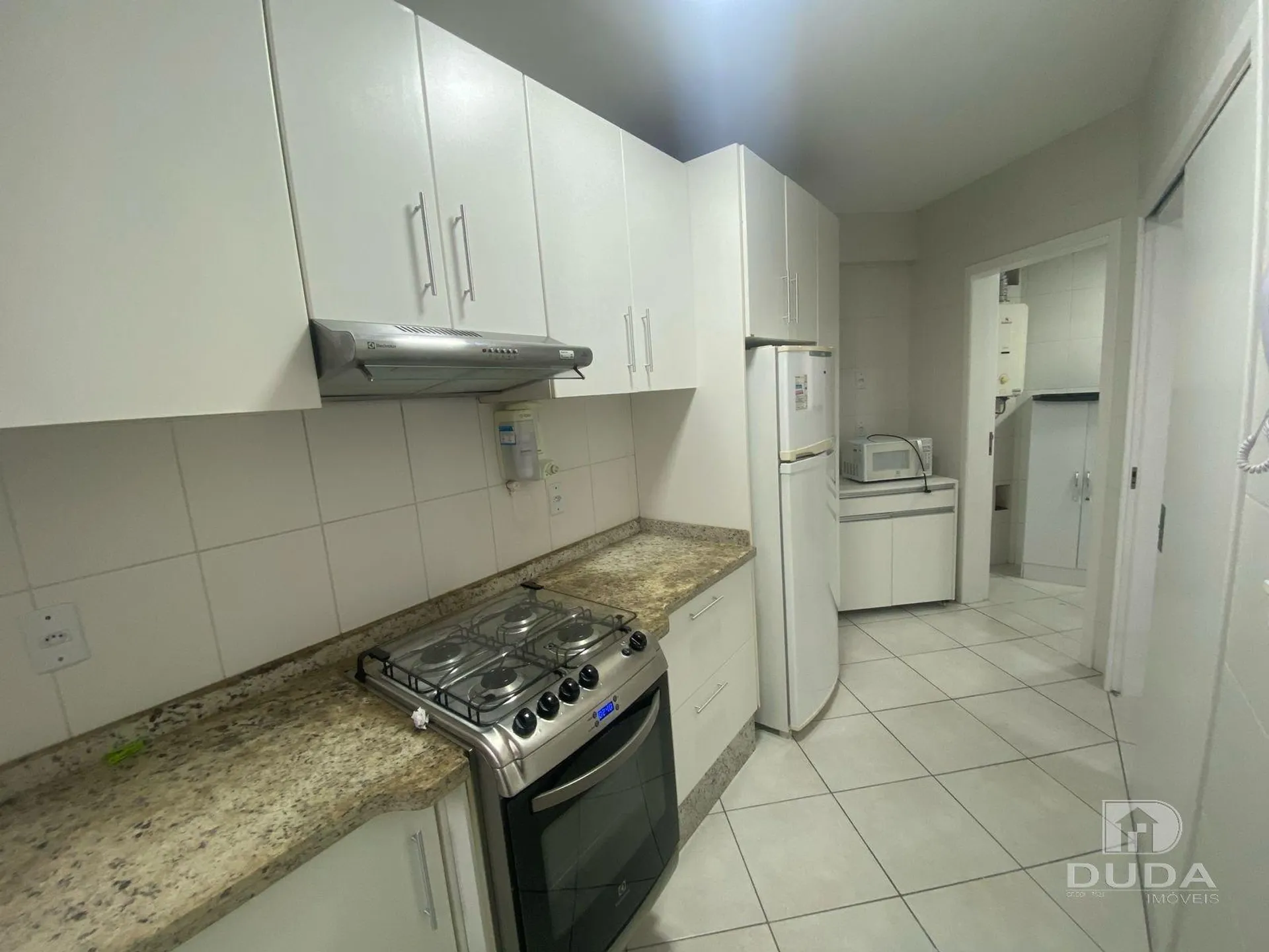 3-bedroom apartment with a home office — photo 2