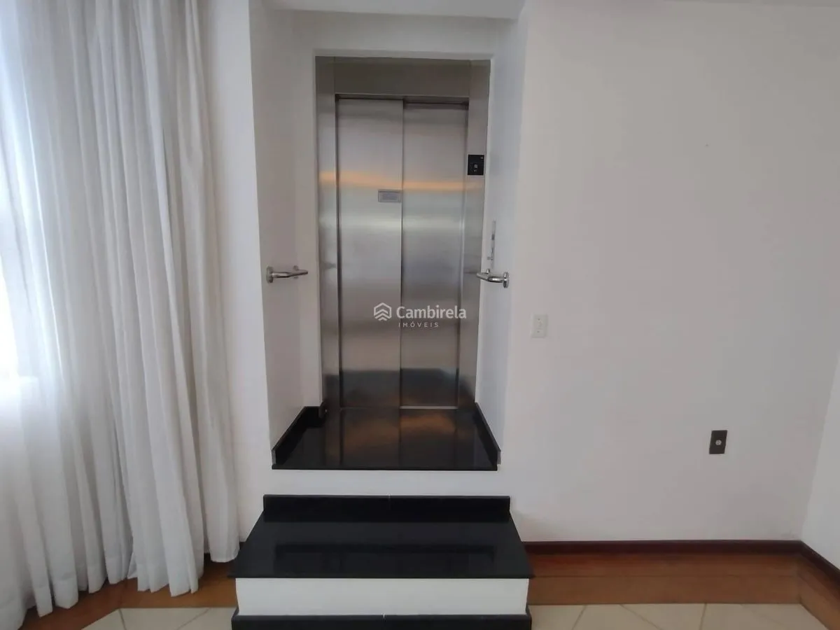House with 4 bedrooms and 311 m² with 2 en-suites — photo 19
