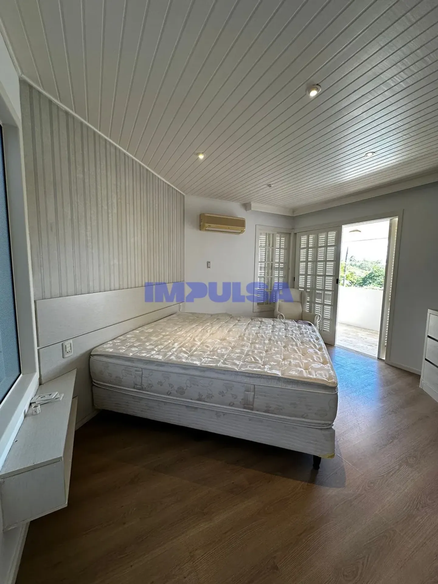 Ванна та 4 спальні: будинок 340 м² — photo 14