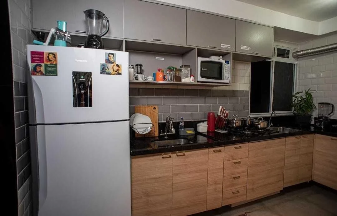 Furnished apartment with a closed kitchen and stove — photo 2
