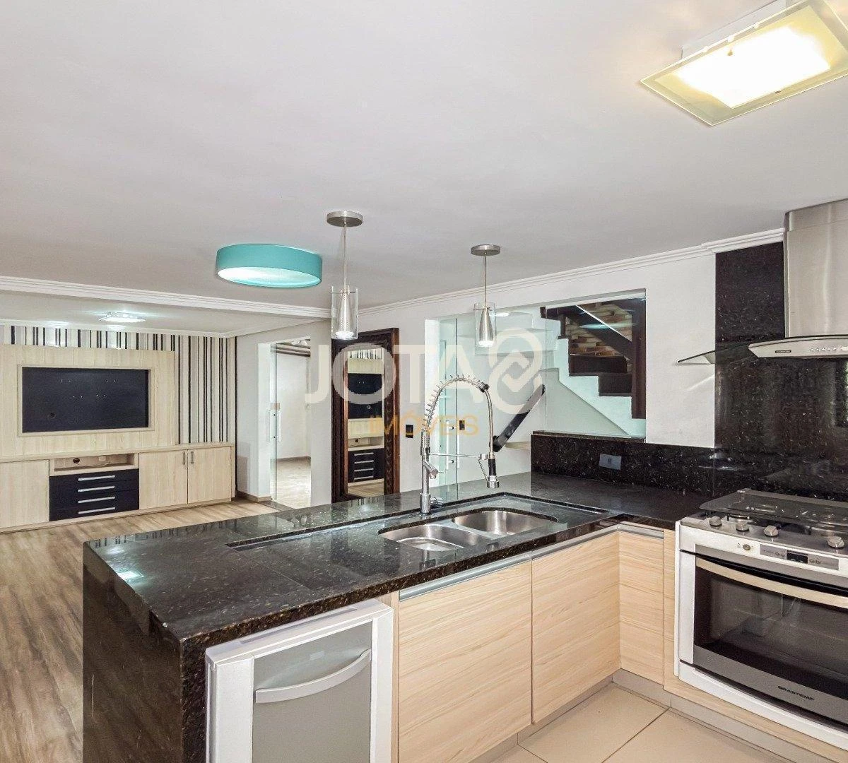 Ванна та 3 спальні: будинок 300 м² — photo 3