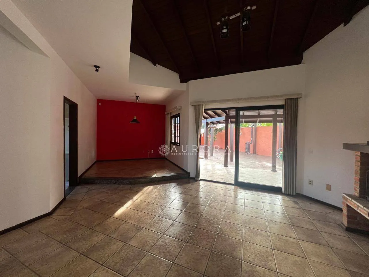 Casa de 4 dormitorios con cocina cerrada y cocina a gas — photo 9