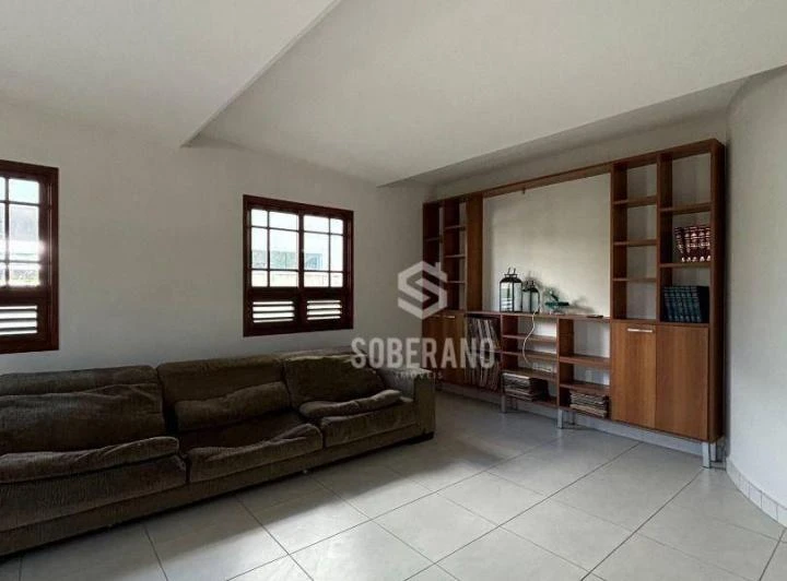 Casa con 6 dormitorios y 720 m² bien cuidada — photo 7