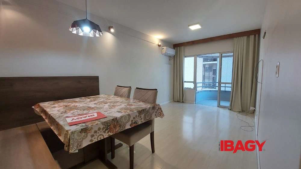 Apartamento de 102 m² con 3 dormitorios y 1 plaza — photo 3