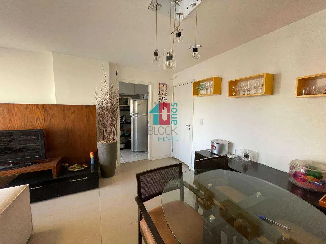 Furnished apartment, 91 m², with a glass-enclosed balcony — photo 22