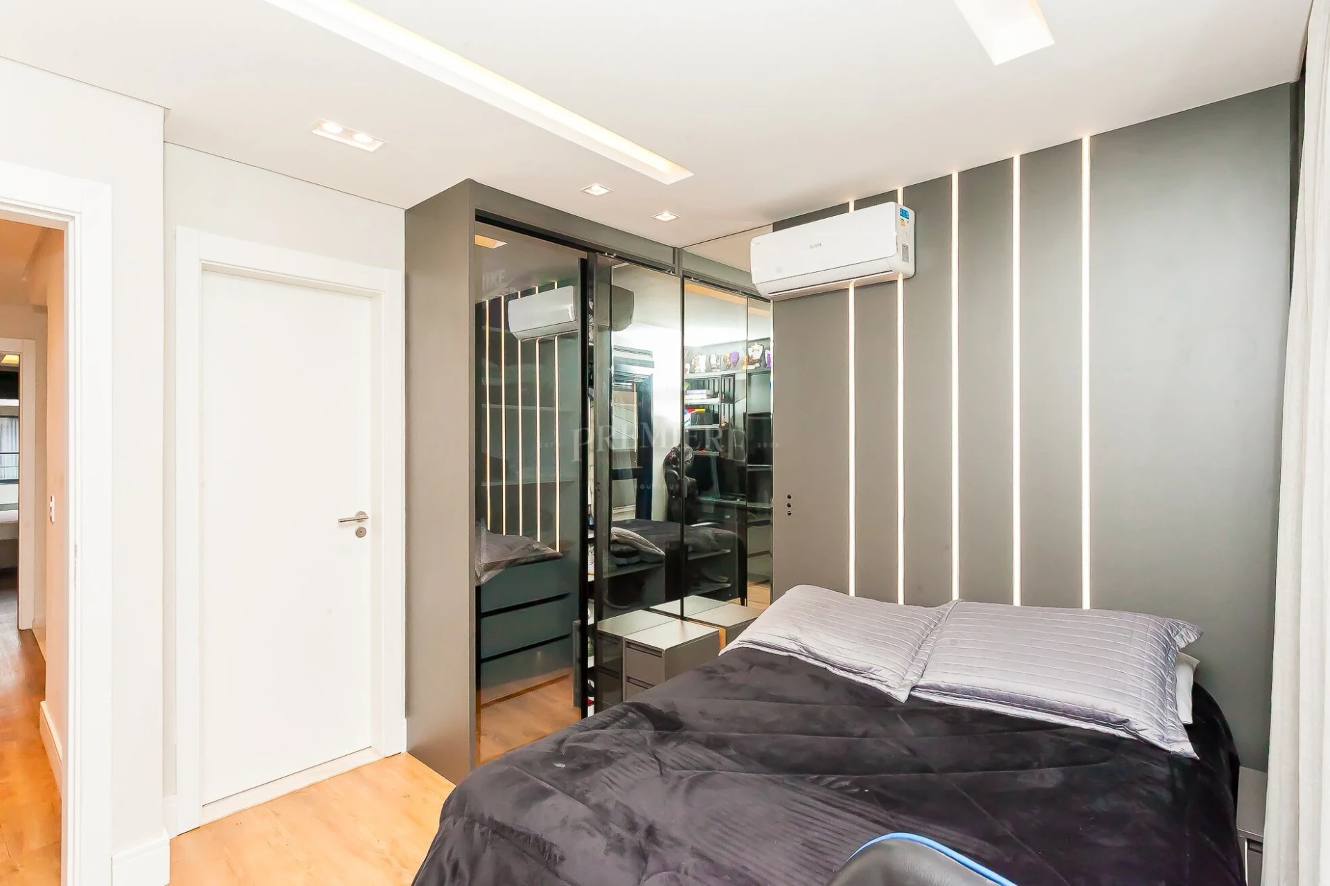 4-bedroom house with a home office in Curitiba — photo 15