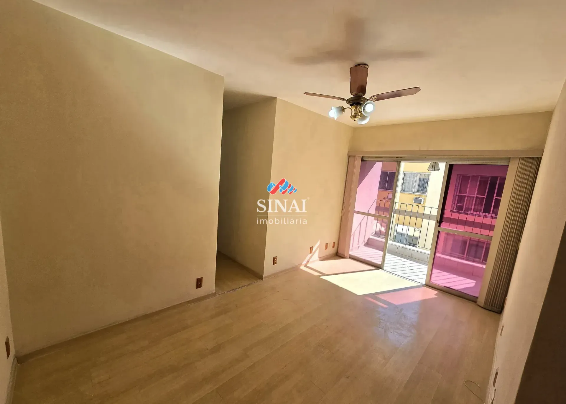 Apartamento de 2 quartos com cozinha separada e vaga — photo 2