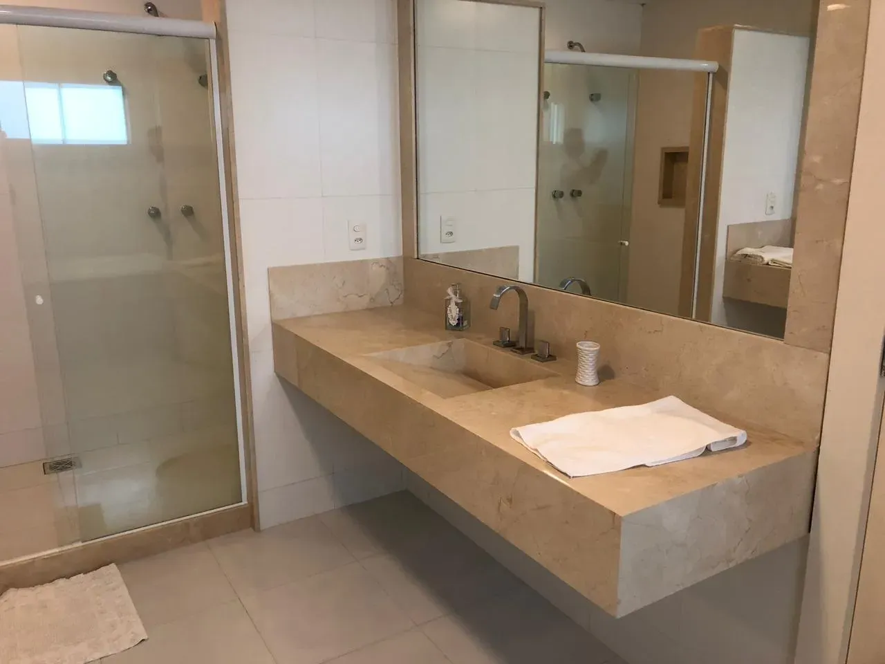 Casa amueblada con 5 suites, 600 m² y 4 plazas — photo 22