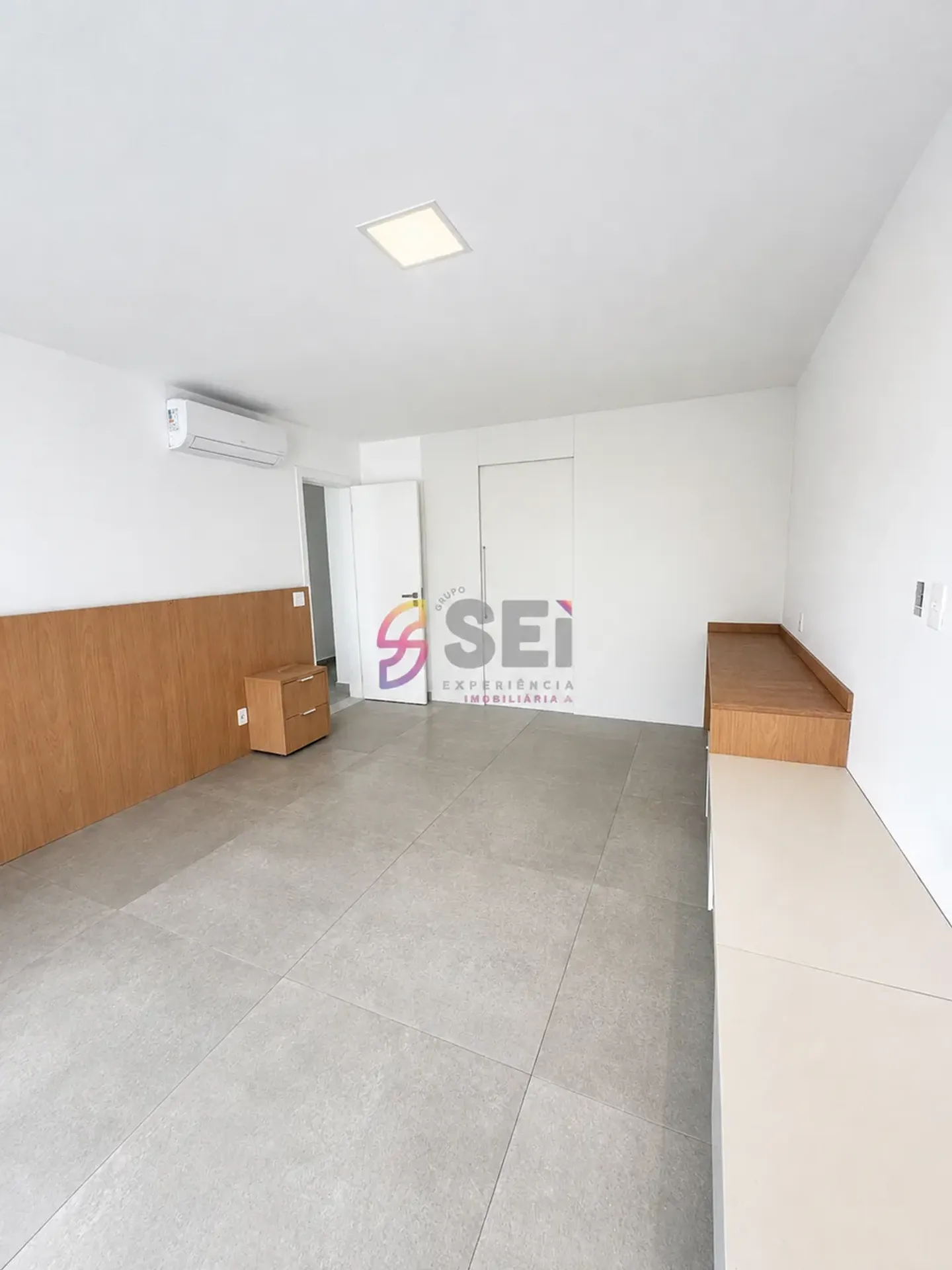512 m² house with 5 bedrooms and open-plan kitchen — photo 16