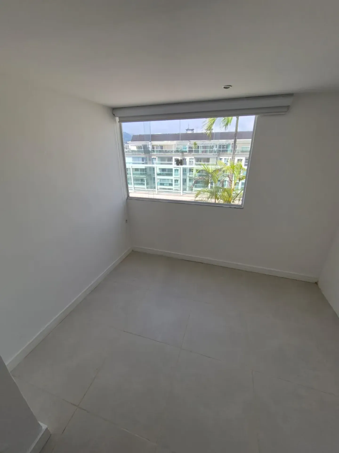 3-bedroom apartment with a walk-in closet — photo 13