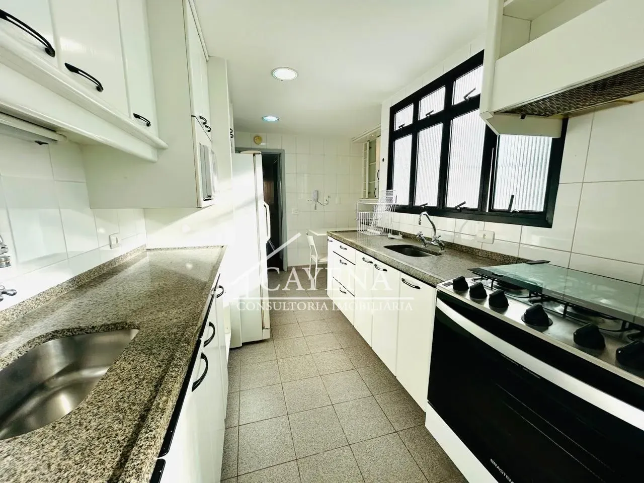 Apartment with 247 m², 3 bedrooms and 4 bathrooms — photo 39