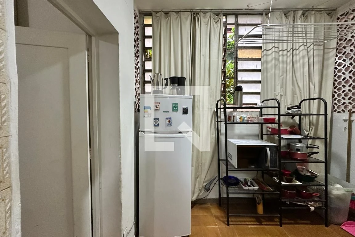 Furnished 1-bedroom apartment with a gas stove — photo 22