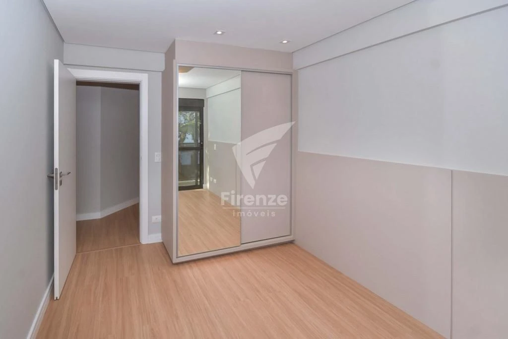 3-bedroom apartment with a home office in Curitiba — photo 29