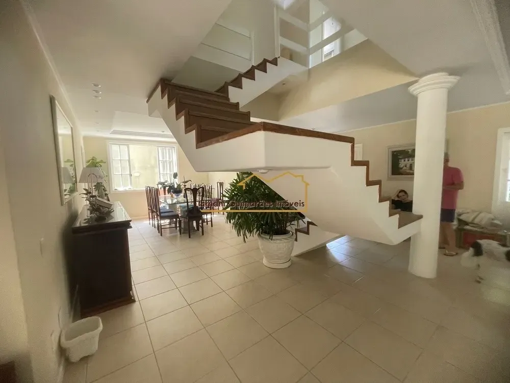 Casa com 5 quartos e 5 banheiros, 4 vagas e varanda — photo 31