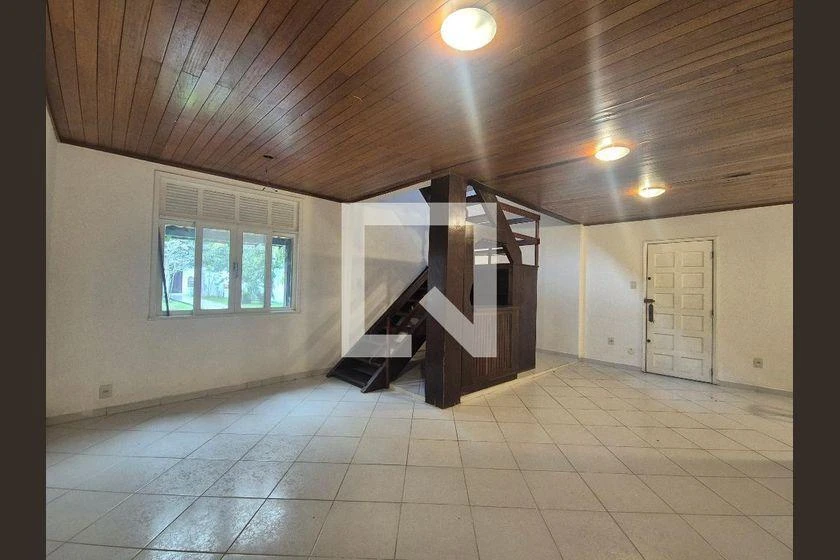 Casa para aluguel com 4 quartos e 2 suítes em 1500 m² — photo 4