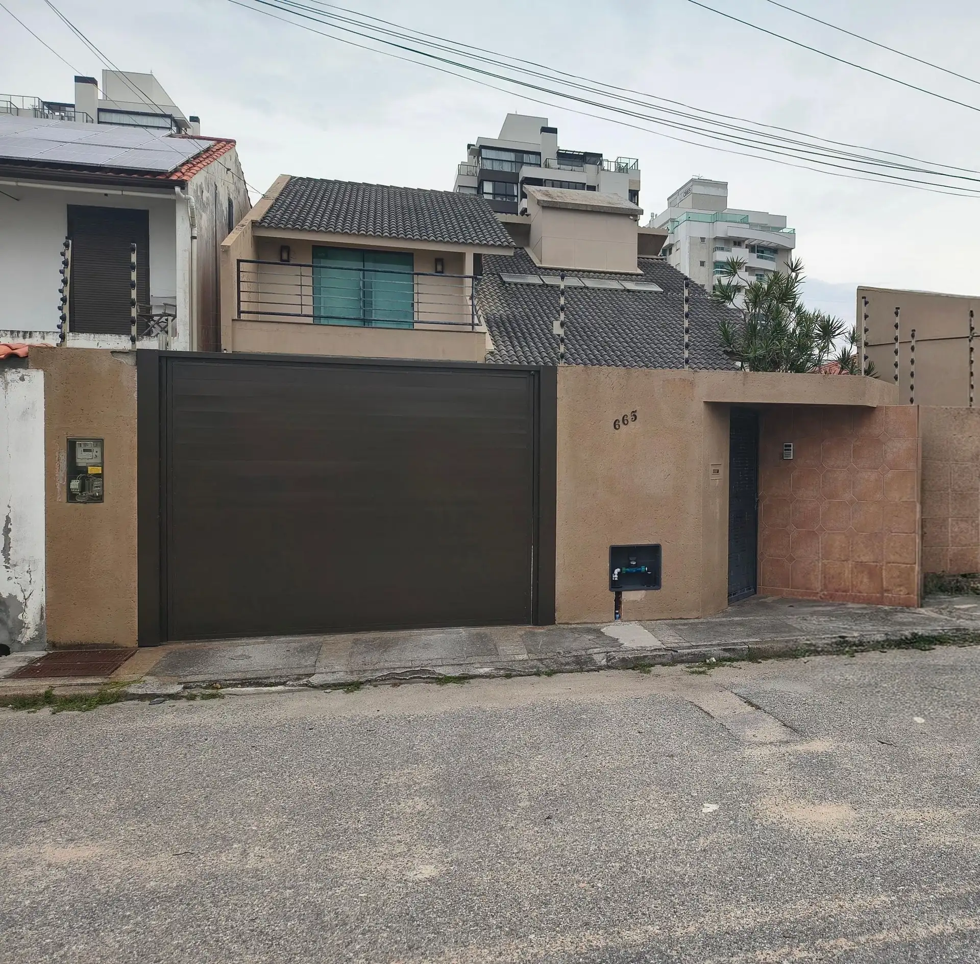 407 m² house with a washing machine and a bathtub — photo 47