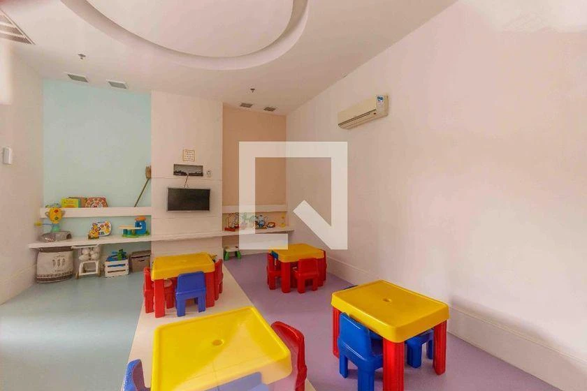 Furnished apartment, 80 m², with a glass-enclosed balcony — photo 13